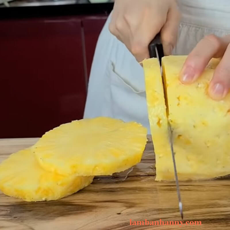 Cách làm bánh phô mai nướng dứa thơm ngon khó cưỡng 5