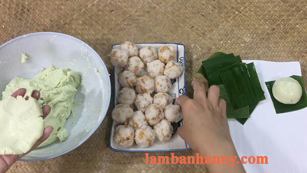 2 Cách làm bánh ít trần lá dứa nhân dừa và nhân đậu xanh đơn giản 4