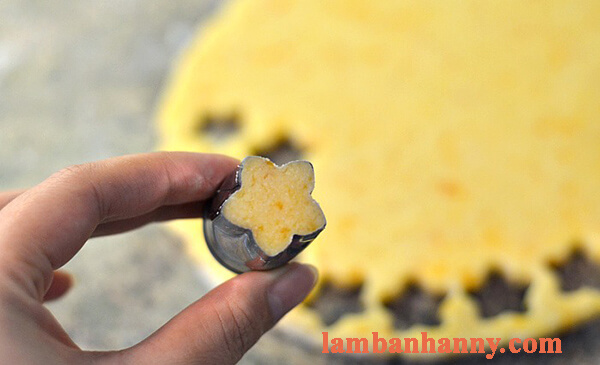 Cách làm bánh quy trứng muối nhỏ xinh thơm lừng lạ miệng 9